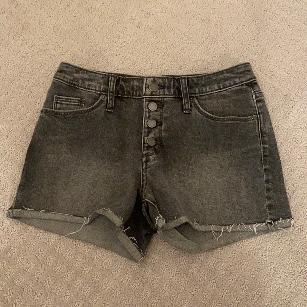 Universal Thread black jean shorts, size 24